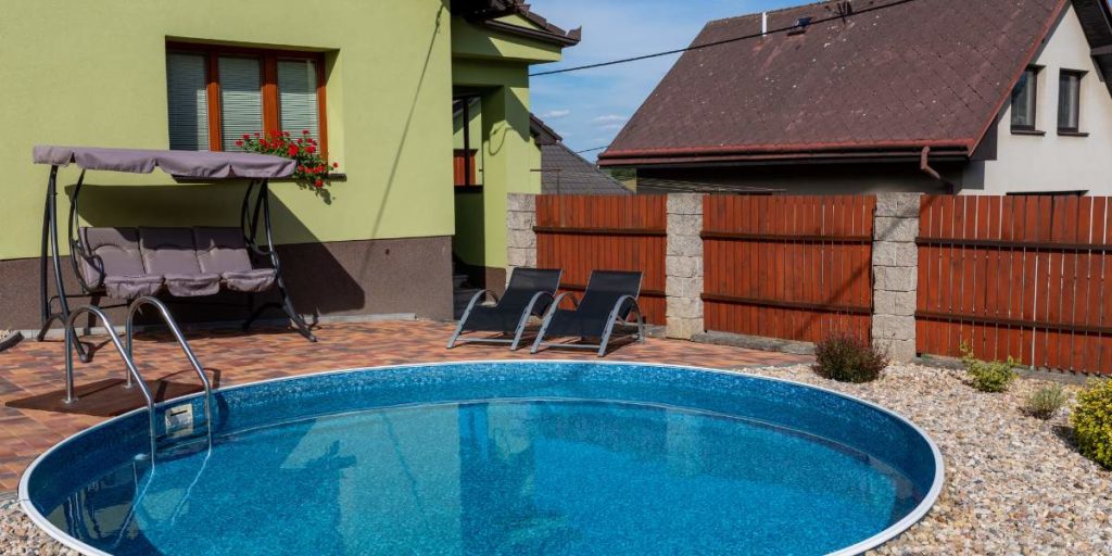 Construction d'une petite piscine : guide complet pour réussir votre projet