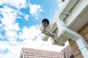 Bien choisir votre caméra extérieure : les critères décisifs